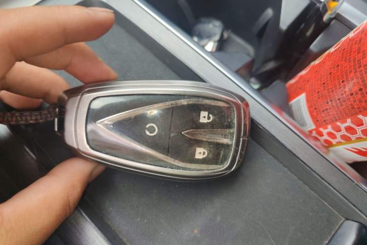 Used CHANGAN Hunter 2024 Warrior Edition Luxury Model Dual-Motor All-Wheel Drive with Extra-Long Cargo Box Interior 1