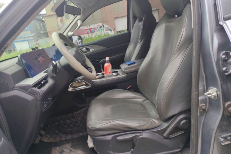 Used CHANGAN Hunter 2024 Warrior Edition Luxury Model Dual-Motor All-Wheel Drive with Extra-Long Cargo Box Left Front Seat