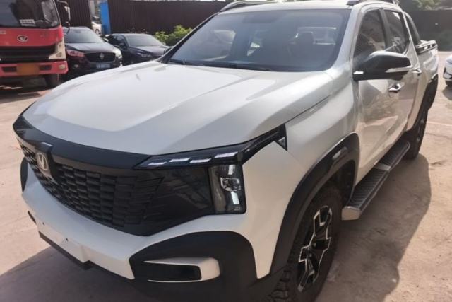 Used CHANGAN Hunter 2024 Knight Edition Flagship Model Dual-Motor All-Wheel Drive Standard Box