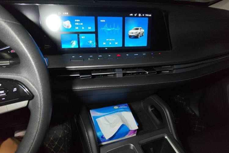 Used CHANGAN Hunter 2024 Warrior Edition Luxury Single-Motor Ultra-Long Box Audio And AC Panel