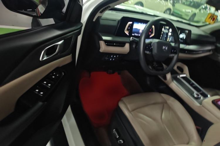 Used CHANGAN Hunter 2024 Knight Edition Flagship Model Dual-Motor All-Wheel Drive Standard Box Driver Seat