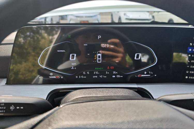 Used CHANGAN Hunter 2024 Warrior Edition Luxury Model Dual-Motor All-Wheel Drive with Extra-Long Cargo Box Instrument Cluster