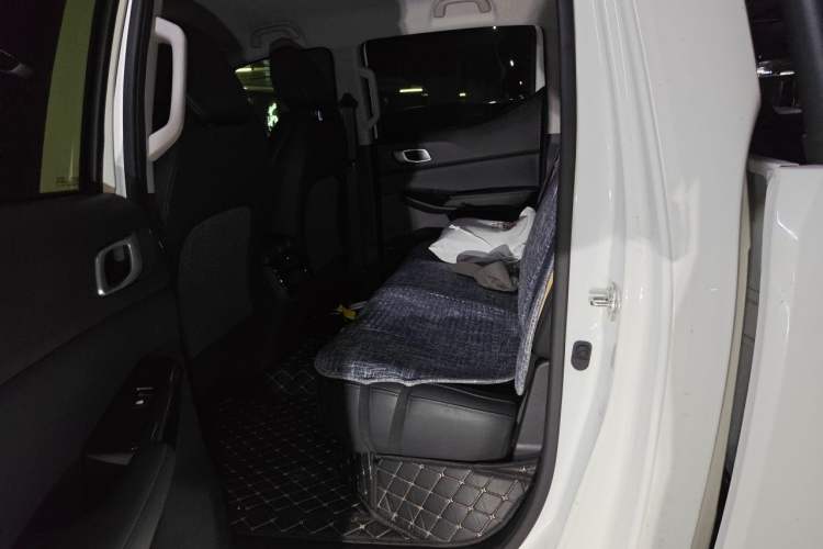 Used CHANGAN Hunter 2024 Warrior Edition Luxury Single-Motor Ultra-Long Box Interior 4