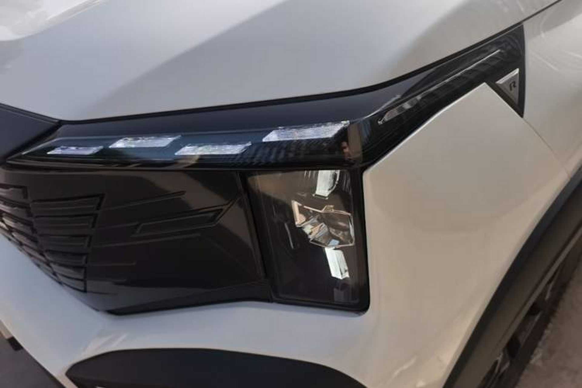 Used CHANGAN Hunter 2024 Knight Edition Flagship Model Dual-Motor All-Wheel Drive Standard Box Left Front Headlight