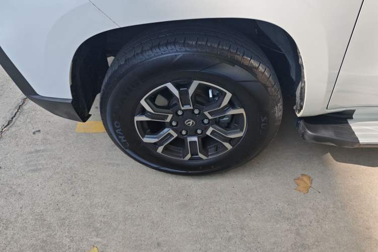 Used CHANGAN Hunter 2024 Warrior Edition Luxury Model Dual-Motor All-Wheel Drive with Extra-Long Cargo Box Left Front Wheel Hub