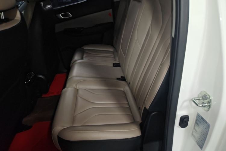 Used CHANGAN Hunter 2024 Knight Edition Flagship Model Dual-Motor All-Wheel Drive Standard Box Left Rear Seat