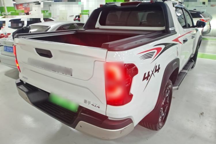 Used CHANGAN Hunter 2024 Knight Edition Flagship Model Dual-Motor All-Wheel Drive Standard Box Rear Right 45 Deg