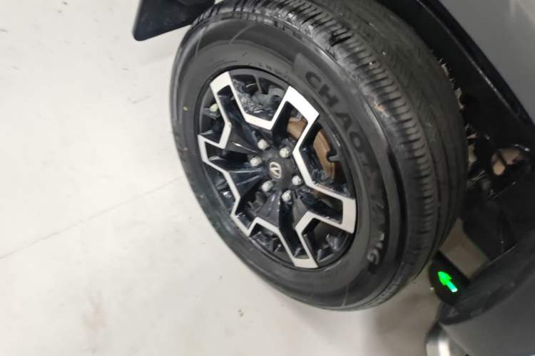 Used CHANGAN Hunter 2024 Knight Edition Flagship Model Dual-Motor All-Wheel Drive Standard Box Right Rear Wheel Hub