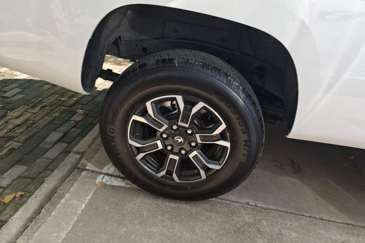 Used CHANGAN Hunter 2024 Warrior Edition Luxury Model Dual-Motor All-Wheel Drive with Extra-Long Cargo Box Right Rear Wheel Hub