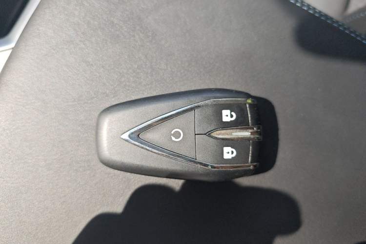 Used CHANGAN Hunter 2024 Warrior Edition Luxury Model Dual-Motor All-Wheel Drive with Extra-Long Cargo Box Vehicle Key