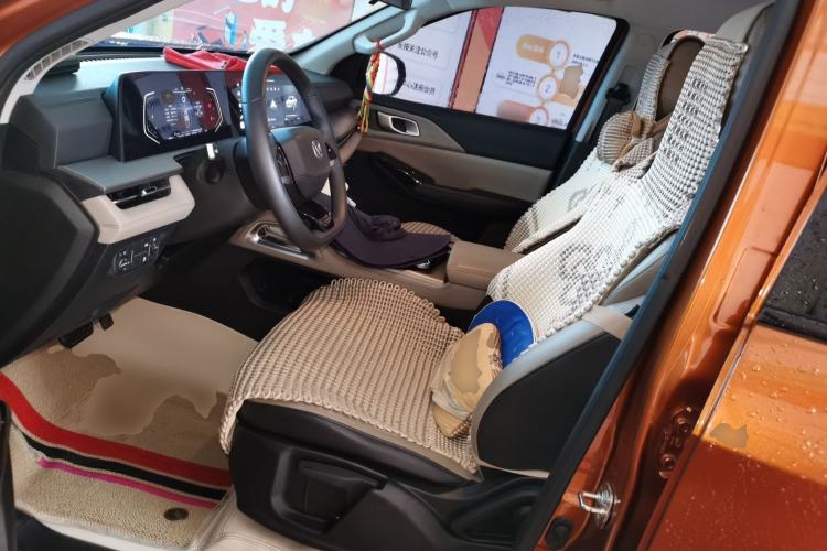 Used CHANGAN Hunter 2024 Knight Edition Flagship Model Dual-Motor All-Wheel Drive Standard Box Driver Seat
