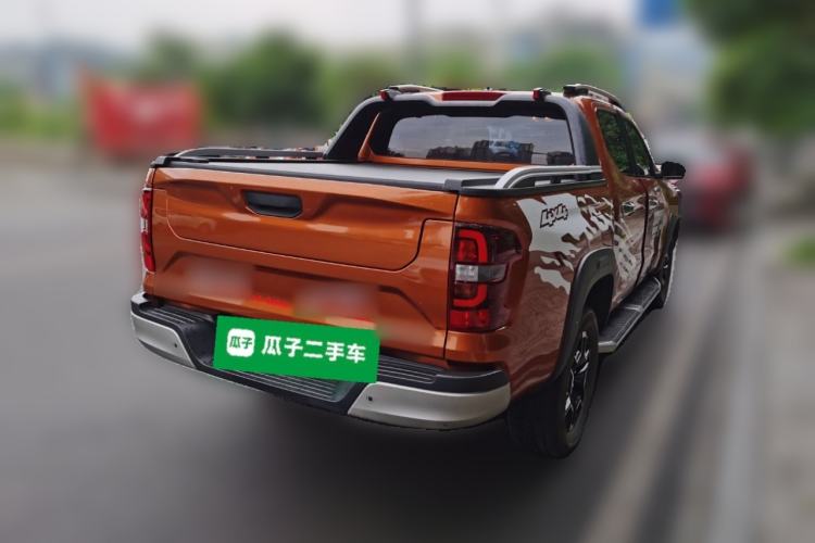Used CHANGAN Hunter 2024 Knight Edition Flagship Model Dual-Motor All-Wheel Drive Standard Box Exterior 5