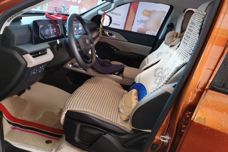 Used CHANGAN Hunter 2024 Knight Edition Flagship Model Dual-Motor All-Wheel Drive Standard Box Interior 3
