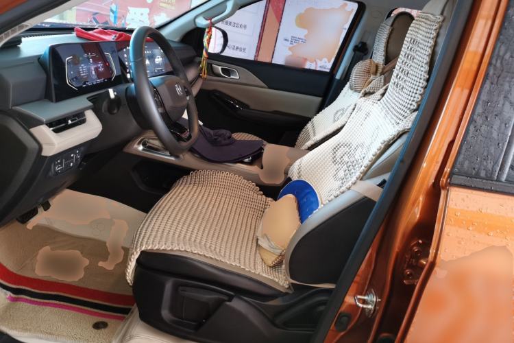 Used CHANGAN Hunter 2024 Knight Edition Flagship Model Dual-Motor All-Wheel Drive Standard Box Left Front Seat