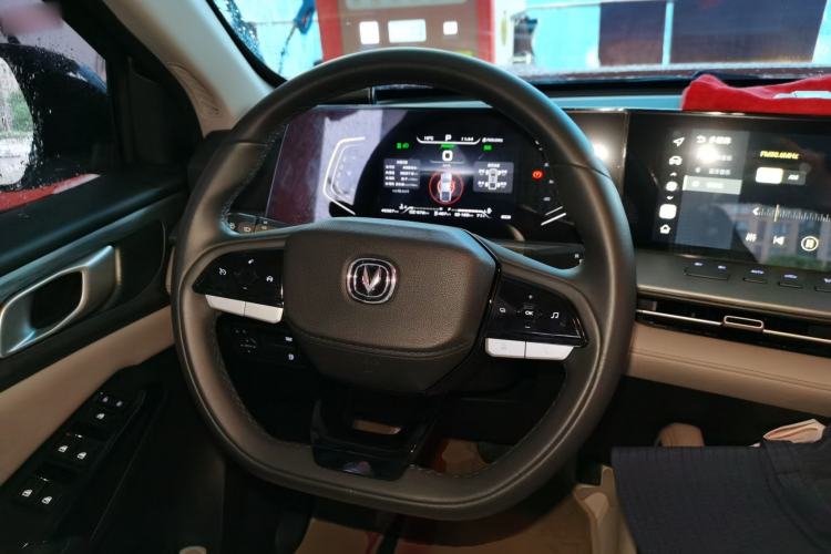 Used CHANGAN Hunter 2024 Knight Edition Flagship Model Dual-Motor All-Wheel Drive Standard Box Steering Wheel
