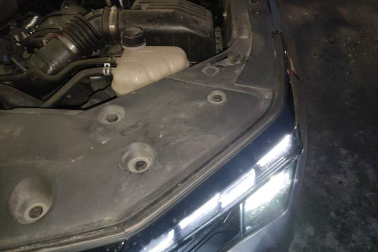 Used CHANGAN Hunter 2025 Model, Knight Edition, Lingshang Type, Dual-Motor Four-Wheel Drive Standard Box Engine Bay Left