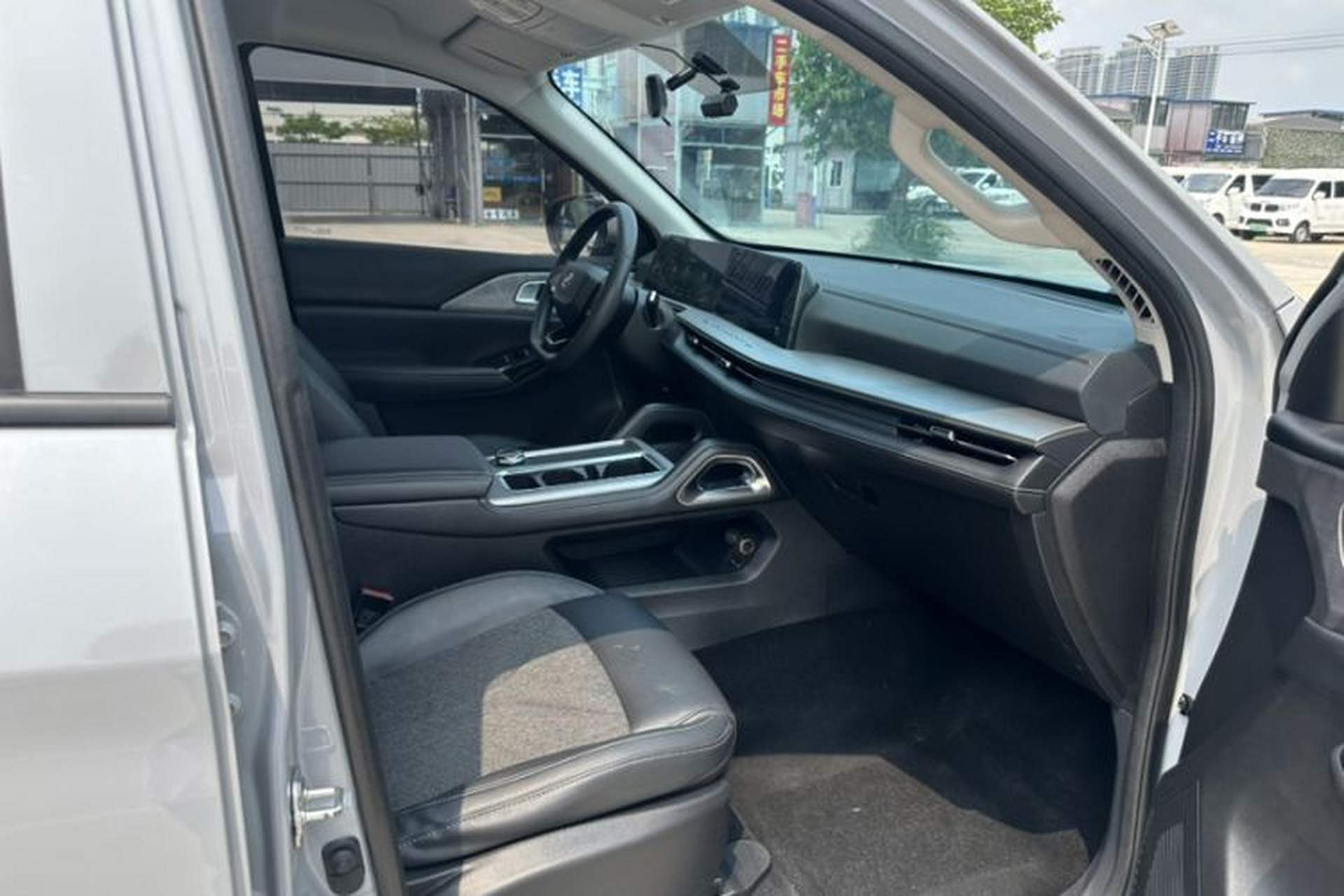 Used CHANGAN Hunter 2025 Warrior Edition Flagship Model Dual-Motor All-Wheel Drive with Extra-Long Cargo Bed Right Front Seat