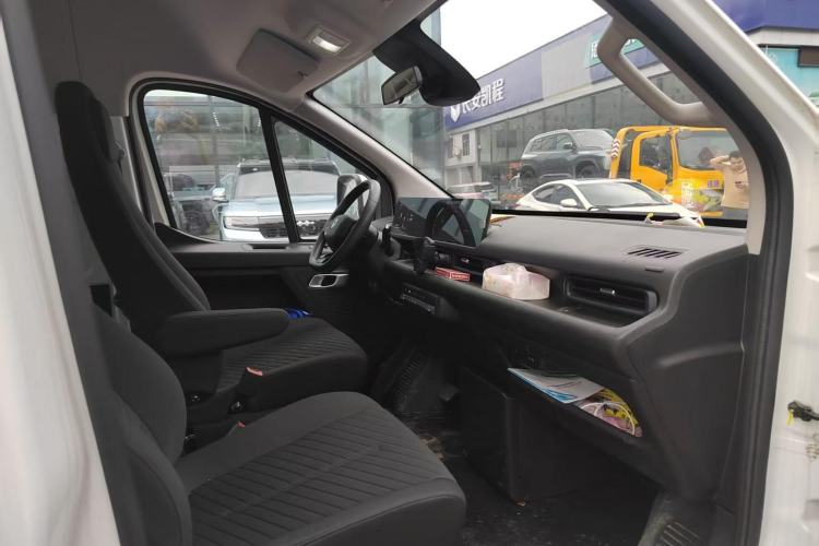 Used CHANGAN KAICHENG V919 2025 Model, Express Cabin, CATL 88 kWh, Long Wheelbase, High Roof, Smart Version, 6 Seats Audio And AC Panel