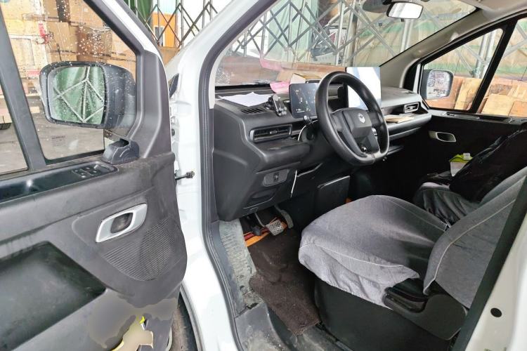 Used CHANGAN KAICHENG V919 2025 Model, Glory Edition, Golden Shield 50 kWh, Short Wheelbase, Low Roof, Elite Version, 6 Seats Driver Seat