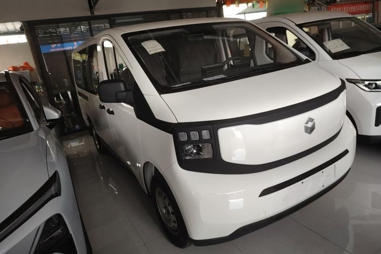 Used CHANGAN KAICHENG V919 2025 Model, Glory Edition, Guoxuan 41 kWh, Short Wheelbase, Low Roof, Elite Version, 6 Seats Front Right 45 Deg