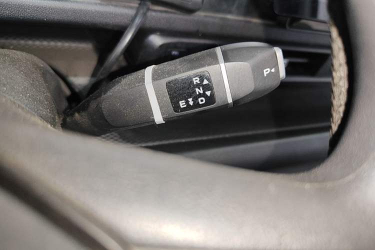 Used CHANGAN KAICHENG V919 2025 Model Speed Transport Cabin, CATL 53kWh, Long Wheelbase High-Roof Elite 6-seater Gear Lever