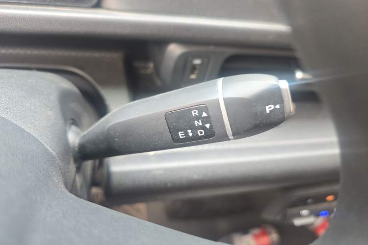 Used CHANGAN KAICHENG V919 2025 Model, Glory Edition, Golden Shield 50 kWh, Short Wheelbase, Low Roof, Elite Version, 6 Seats Gear Lever