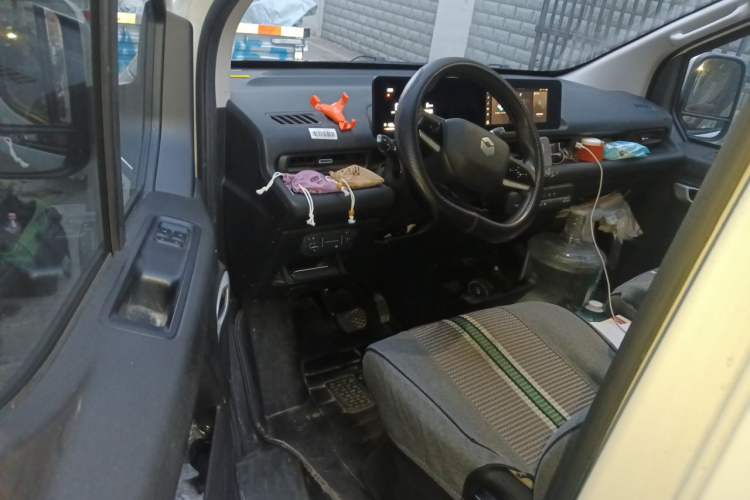Used CHANGAN KAICHENG V919 2025 Model, Express Cabin, CATL 88 kWh, Long Wheelbase, High Roof, Smart Version, 6 Seats Interior 3