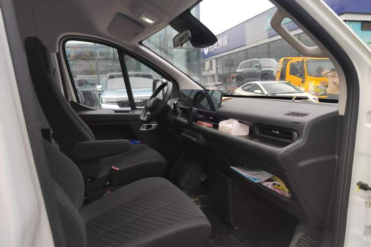 Used CHANGAN KAICHENG V919 2025 Model, Express Cabin, CATL 88 kWh, Long Wheelbase, High Roof, Smart Version, 6 Seats Interior 5