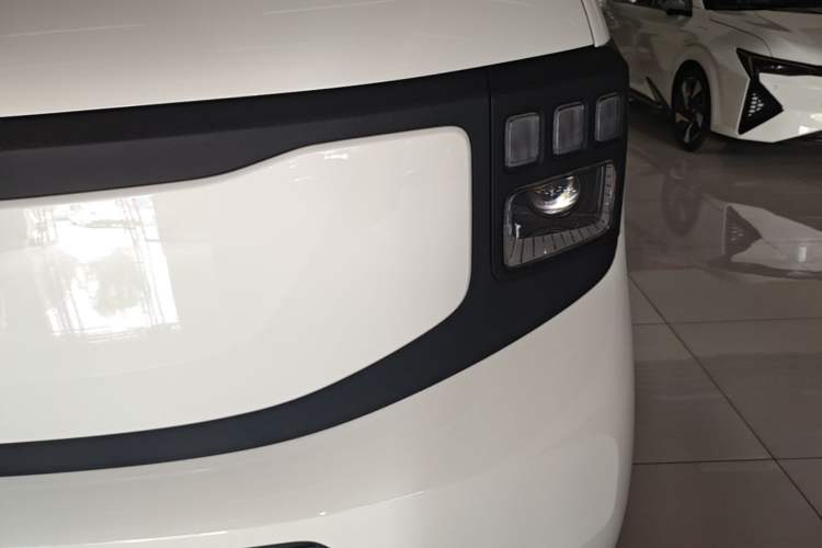 Used CHANGAN KAICHENG V919 2025 Model, Glory Edition, Golden Shield 50 kWh, Short Wheelbase, Low Roof, Elite Version, 6 Seats Left Front Headlight