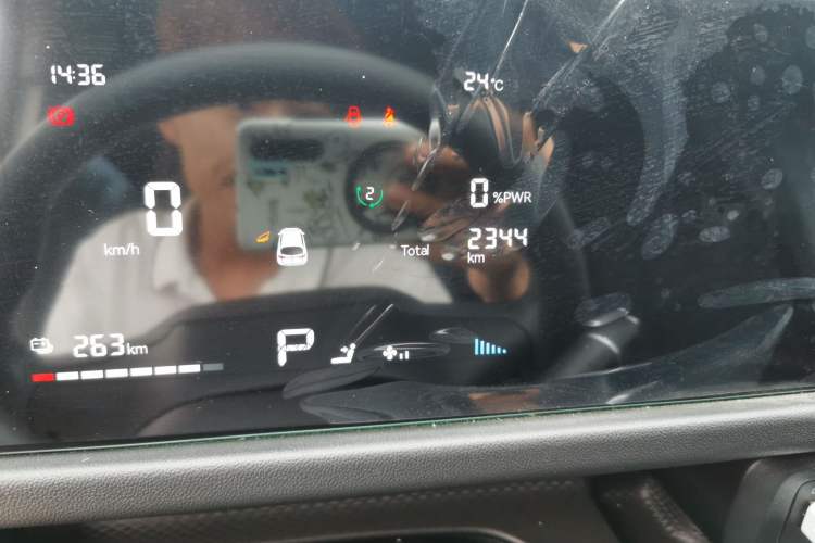 Used CHANGAN KAICHENG V919 2025 Model Speed Transport Cabin, CATL 53kWh, Long Wheelbase High-Roof Smart 6-seater Odometer Close Up