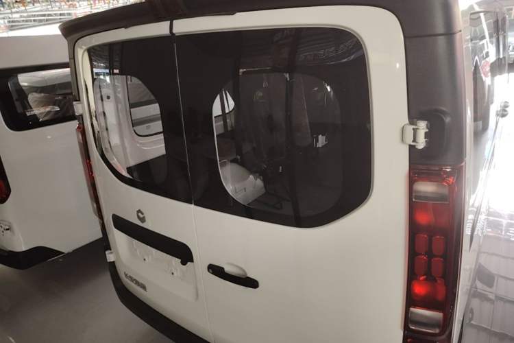 Used CHANGAN KAICHENG V919 2025 Model, Glory Edition, Guoxuan 41 kWh, Short Wheelbase, Low Roof, Elite Version, 6 Seats Rear