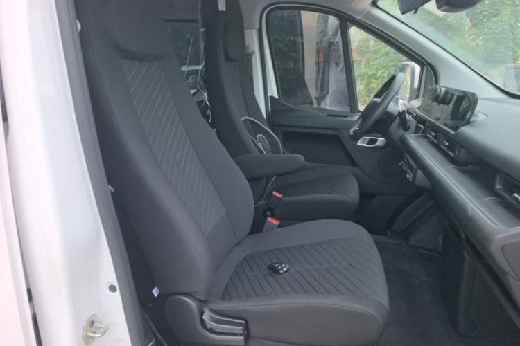 Used CHANGAN KAICHENG V919 2025 Model, Express Cabin, CATL 88 kWh, Long Wheelbase, High Roof, Smart Version, 6 Seats Right Front Seat