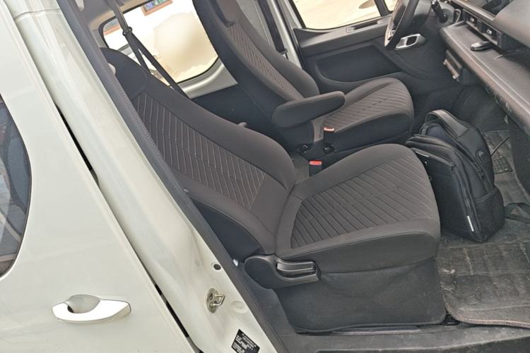Used CHANGAN KAICHENG V919 2025 Model, Express Cabin, CATL 88 kWh, Long Wheelbase, High Roof, Smart Version, 6 Seats Right Front Seat