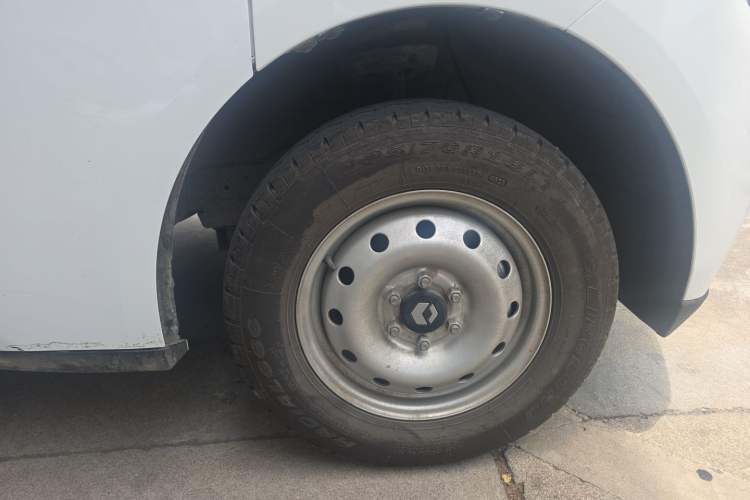 Used CHANGAN KAICHENG V919 2025 Model, Glory Edition, Golden Shield 50 kWh, Short Wheelbase, Low Roof, Elite Version, 6 Seats Right Front Wheel Hub