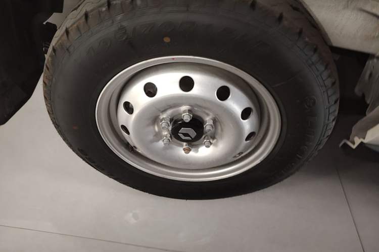 Used CHANGAN KAICHENG V919 2025 Model, Glory Edition, Guoxuan 41 kWh, Short Wheelbase, Low Roof, Elite Version, 6 Seats Right Rear Wheel Hub