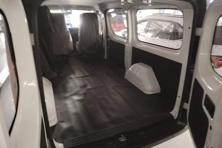 Used CHANGAN KAICHENG V919 2025 Model, Glory Edition, Guoxuan 41 kWh, Short Wheelbase, Low Roof, Elite Version, 6 Seats Trunk