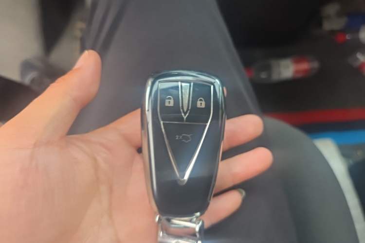 Used CHANGAN KAICHENG V919 2025 Model, Glory Edition, Golden Shield 50 kWh, Short Wheelbase, Low Roof, Elite Version, 6 Seats Vehicle Key