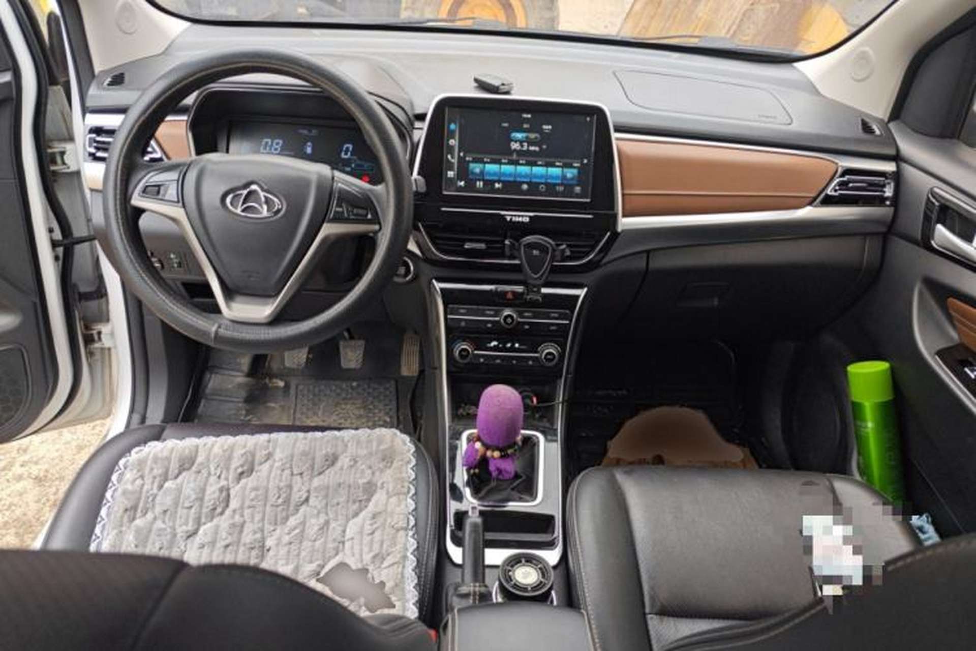 Used CHANGAN KAICHENG Changxing 2019 1.5L Manual Smart Connect Luxury Model Center Console