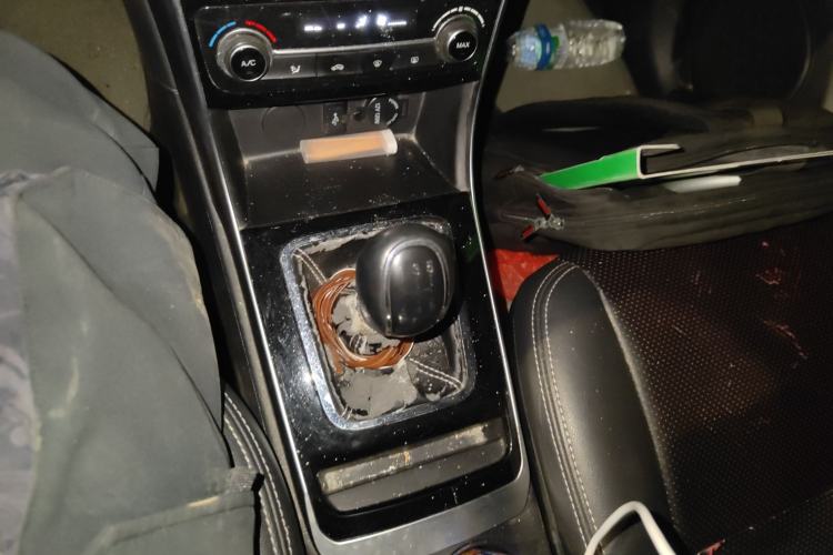 Used CHANGAN KAICHENG Changxing 2019 1.5L Manual Smart Connect Luxury Model Gear Lever