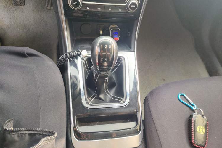 Used CHANGAN KAICHENG Changxing 2019 1.5L Manual Smart Connect Luxury Model Gear Lever