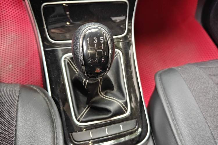 Used CHANGAN KAICHENG Changxing 2021 1.5L Manual Luxury Version Gear Lever