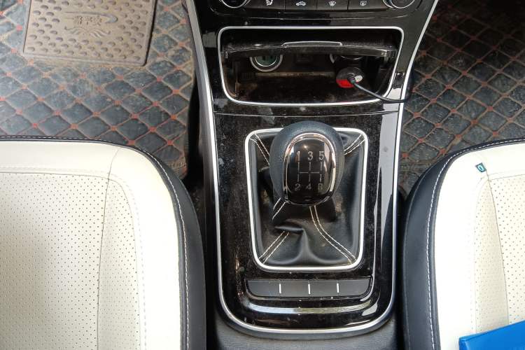 Used CHANGAN KAICHENG Changxing 2021 1.5L Manual Luxury Version Gear Lever