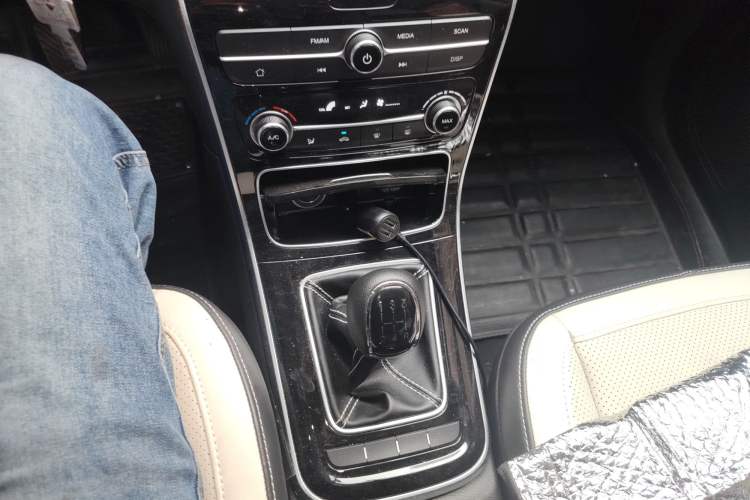 Used CHANGAN KAICHENG Changxing 2021 1.5L Manual Luxury Version Gear Lever
