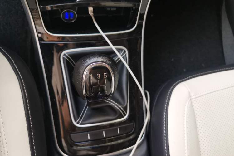 Used CHANGAN KAICHENG Changxing 2021 1.5L Manual Luxury Version Gear Lever
