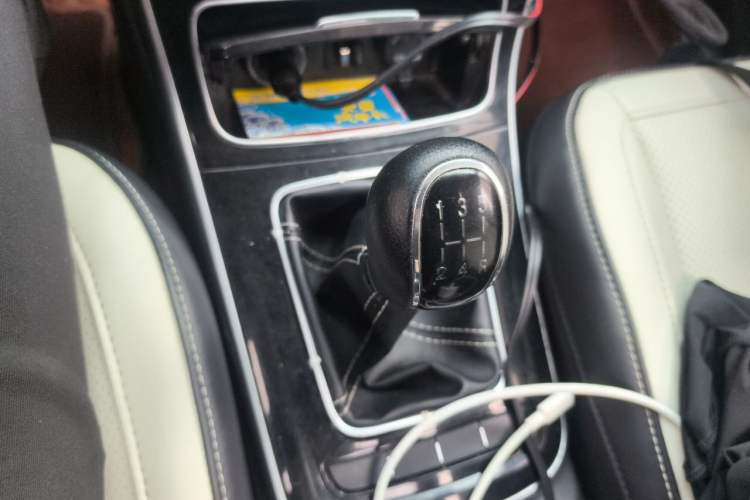 Used CHANGAN KAICHENG Changxing 2021 1.5L Manual Luxury Version Gear Lever