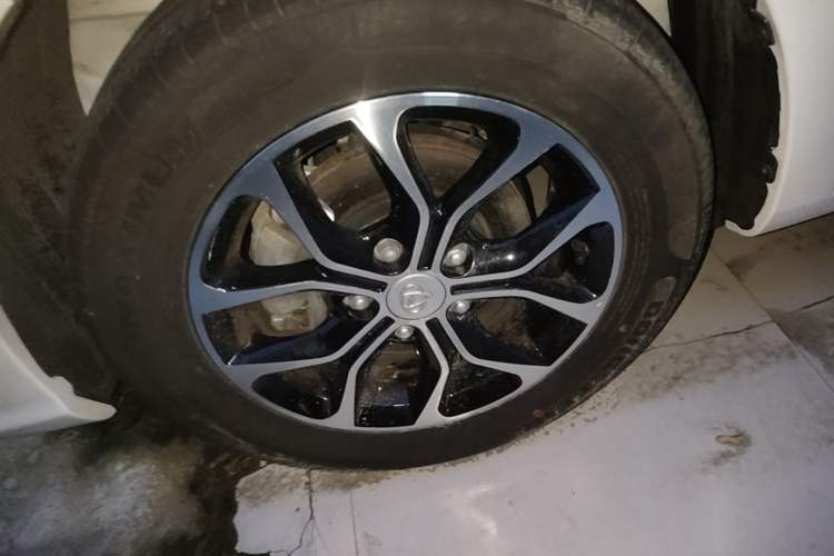 Used CHANGAN KAICHENG Changxing EV 2022 Luxury Model 5 Seats Left Front Wheel Hub