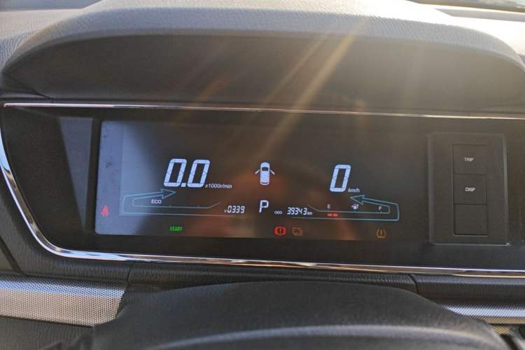 Used CHANGAN KAICHENG Changxing EV 2022 Luxury Model 6 Seats Odometer Close Up