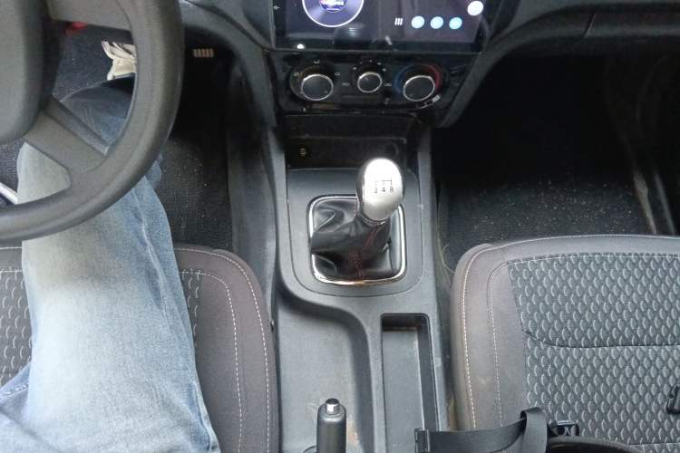 Used CHANGAN KAICHENG F300 2022 1.5L "True Fragrance" Long-Wheelbase DAM15KL Gear Lever
