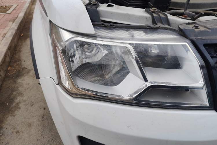 Used CHANGAN KAICHENG F300 2022 1.5L Houlang Version Standard Wheelbase DAM15KL Right Front Headlight