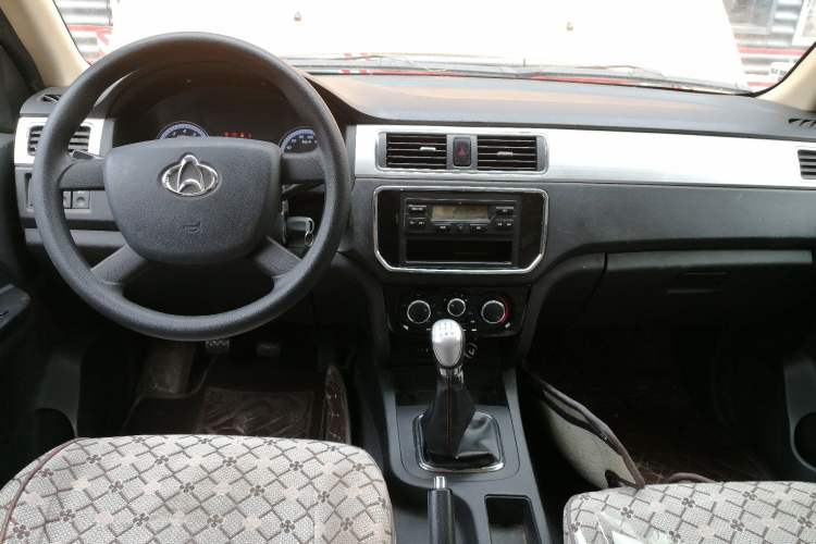 Used CHANGAN KAICHENG F300 2022 1.5L "True Fragrance" Long-Wheelbase DAM15KL Center Console